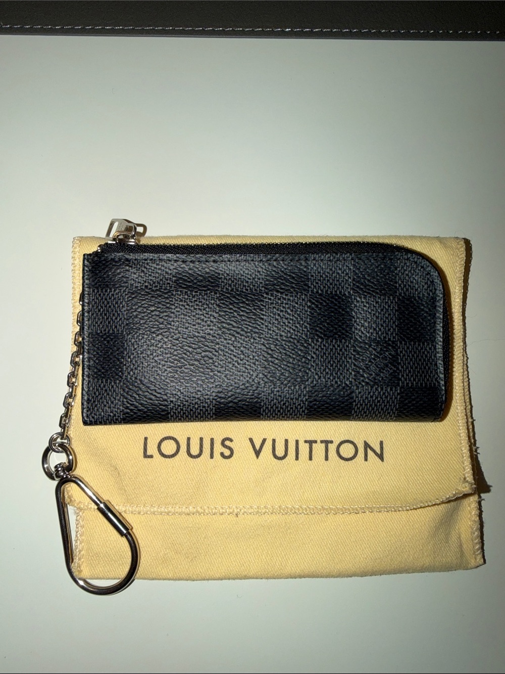 Loui Vuitton Damier Graphite Key Holder